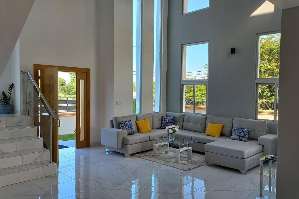 5 Star Villa Minutes From Airport And Beaches Sosua Bagian luar foto